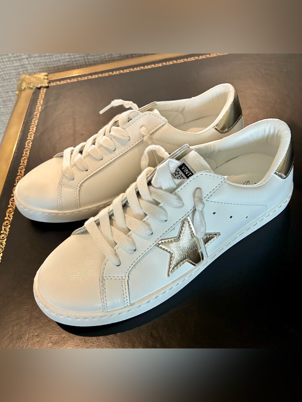 Vintage Savana White Sneakers ”Carla” in white Gold Foil Size 8 NWOT